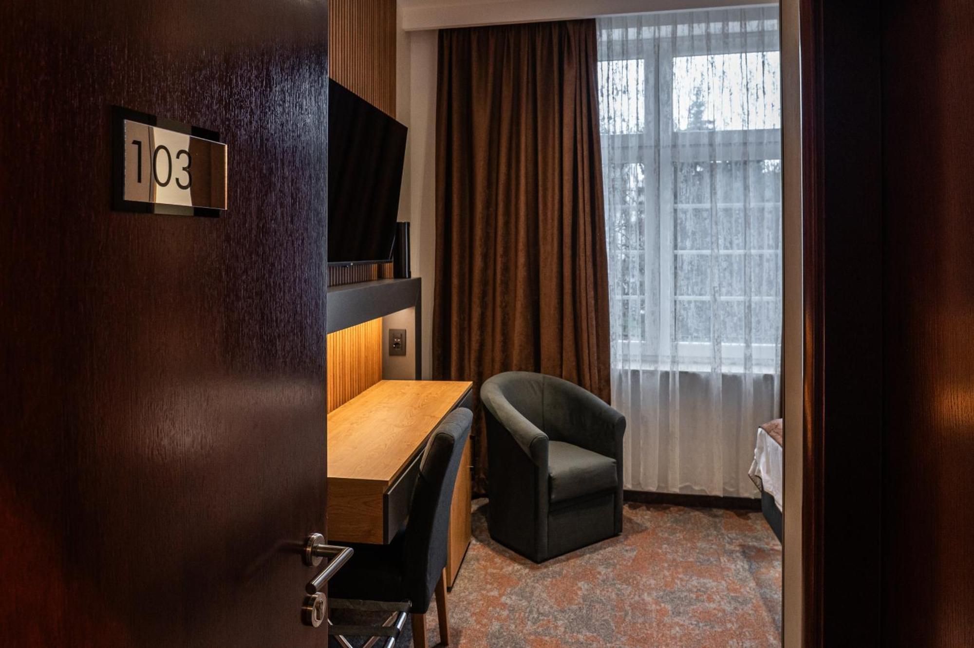 Hotel Astral Šabac Rom bilde