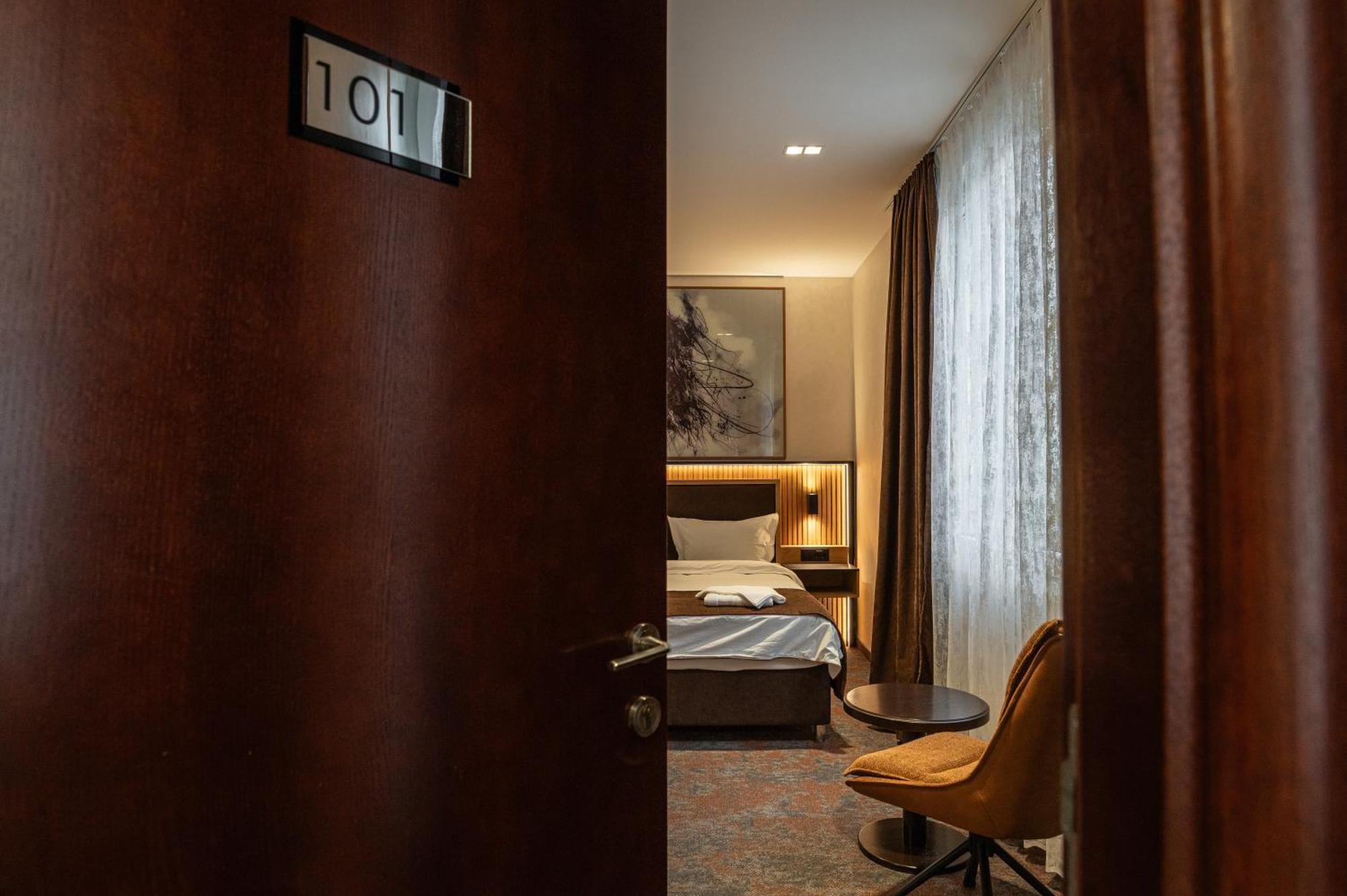 Hotel Astral Šabac Rom bilde